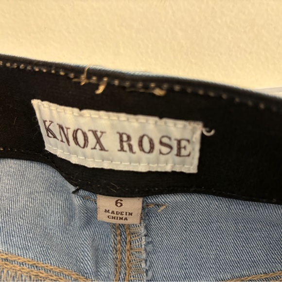 Knox Rose light blue stretch skinny jean. Size 6 - Picture 2 of 2